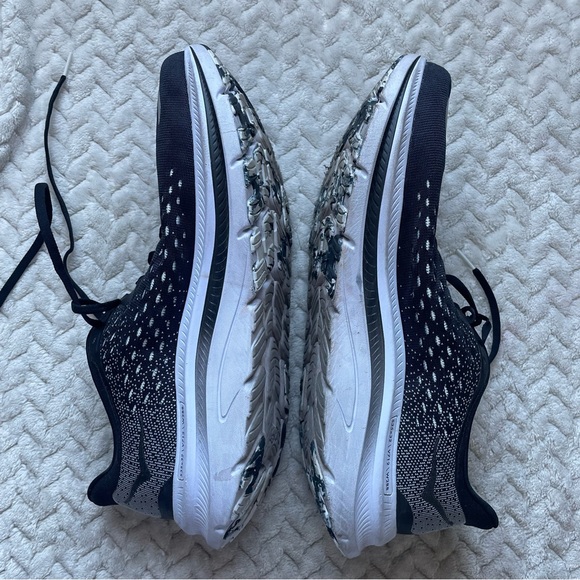 Hoka Kawana  One One Shoes - Picture 4 of 7